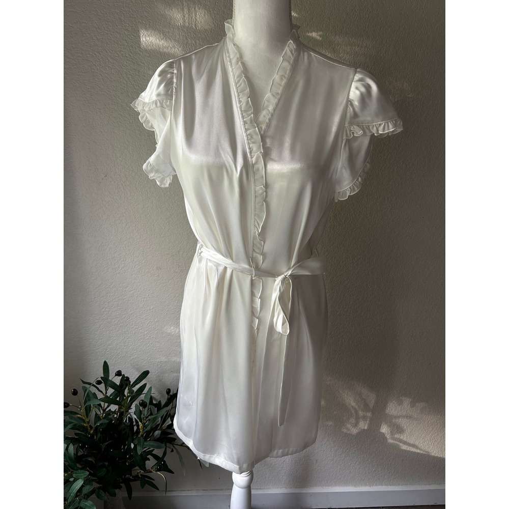 Vineyard Morning | Linea Donatella White Satin Bridal Robe